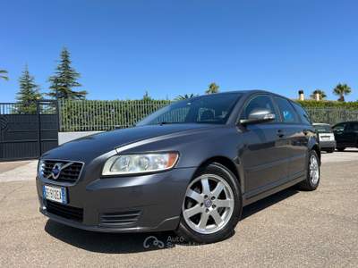 Volvo V50 1.6 D2 114cv Kinetic INIETTORI NUOVI Grigio usata Corato