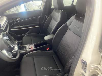 Jeep Avenger Ice My24 Summit 1.2 100cv Bianco usata Roma