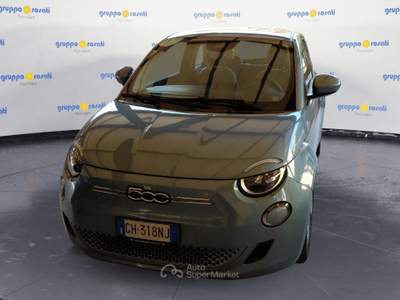 Fiat 500 IV 2020 500e 42 kWh La Prima Argento usata Roma Fiat 500 IV 2020 500e 42 kWh La Prima Argento usata Roma