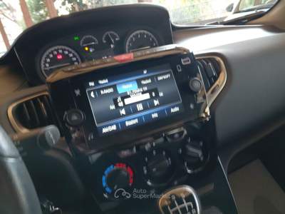 Lancia Ypsilon 1.0 FireFly 70cv S&S Hybrid GOLD Bianco usata Roma