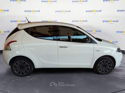Lancia Ypsilon 1.0 FireFly 70cv S&S Hybrid GOLD Bianco usata Roma