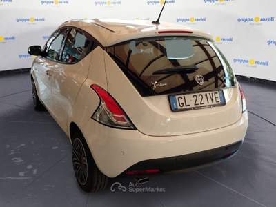 Lancia Ypsilon 1.0 FireFly 70cv S&S Hybrid GOLD Bianco usata Roma