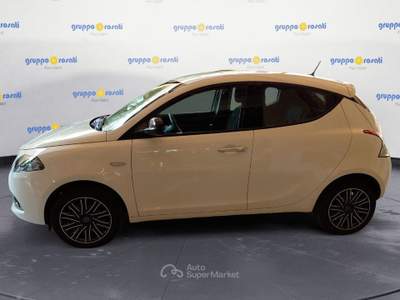 Lancia Ypsilon 1.0 FireFly 70cv S&S Hybrid GOLD Bianco usata Roma
