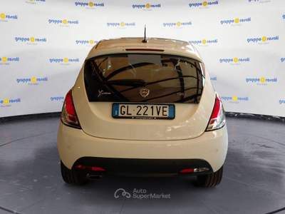 Lancia Ypsilon 1.0 FireFly 70cv S&S Hybrid GOLD Bianco usata Roma