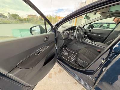 Peugeot 3008 cambio robotizzato Outdoor Blu/Azzurro usata ALTAMURA