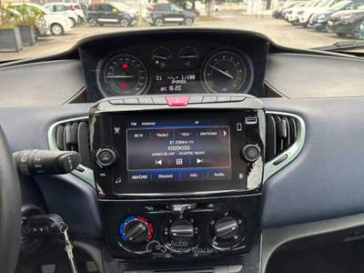 Lancia Ypsilon New 5 porte My24 1.0 Firefly 70 CvStart&Stop Hybrid Oro Grigio usata Roma