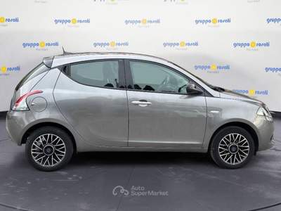 Lancia Ypsilon New 5 porte My24 1.0 Firefly 70 CvStart&Stop Hybrid Oro Grigio usata Roma
