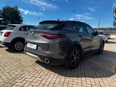 Alfa Romeo Stelvio 2.2 T.diesel 190CV AT8 RWD Exec. Grigio usata Alessano