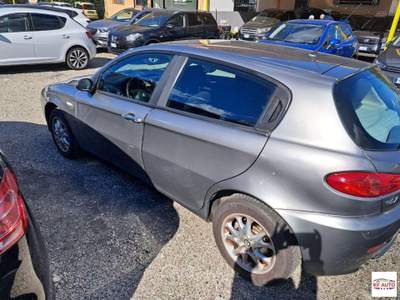 Alfa Romeo 147  5p 1.6 ts 16v Progression 120cv Argento usata Borgo Ticino