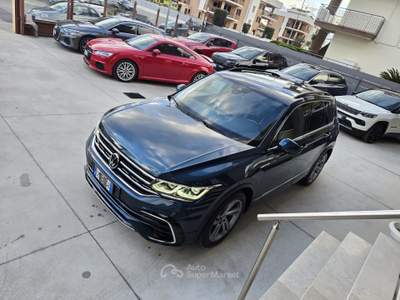 Volkswagen Tiguan SCR DSG R-Line Blu/Azzurro usata Brusciano