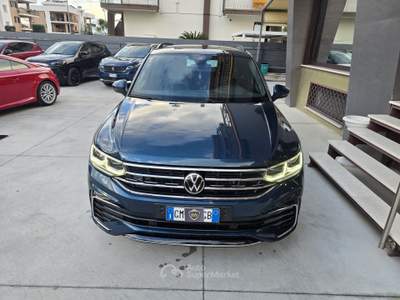 Volkswagen Tiguan SCR DSG R-Line Blu/Azzurro usata Brusciano