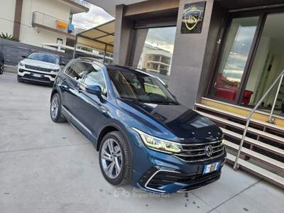 Volkswagen Tiguan SCR DSG R-Line Blu/Azzurro usata Brusciano