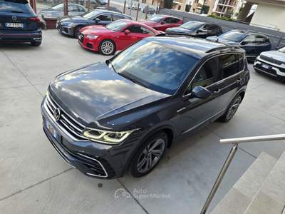 Volkswagen Tiguan SCR DSG R-Line Grigio usata Brusciano