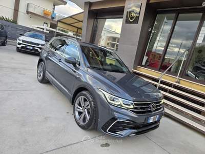 Volkswagen Tiguan SCR DSG R-Line Grigio usata Brusciano