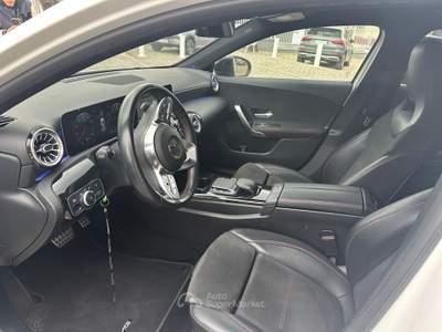 Mercedes-Benz Classe A A 180 d Automatic Premium Bianco usata Sant'Anastasia