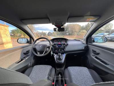 Lancia Ypsilon 5 porte S&S Hybrid Silver Plus Blu/Azzurro usata Sannicola