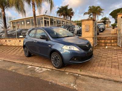 Lancia Ypsilon 5 porte S&S Hybrid Silver Plus Blu/Azzurro usata Sannicola