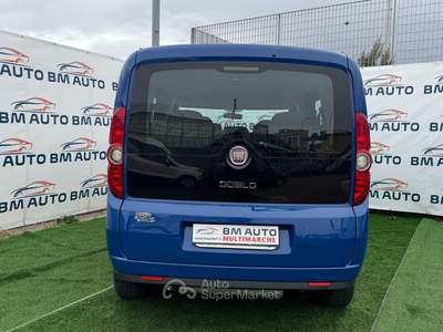 Fiat Doblò Doblo 7 POSTI 1.4 BENZINA E METANO 16V Natural Power Emotion Blu/Azzurro usata Napoli