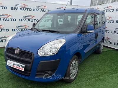 Fiat Doblò Doblo 7 POSTI 1.4 BENZINA E METANO 16V Natural Power Emotion Blu/Azzurro usata Napoli