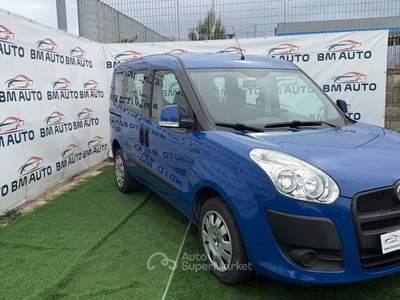 Fiat Doblò Doblo 7 POSTI 1.4 BENZINA E METANO 16V Natural Power Emotion Blu/Azzurro usata Napoli