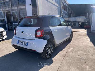 Smart ForFour Forfour 0.9 t Passion 90cv twinamic my18 Bianco usata Anzio