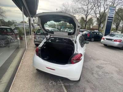 Peugeot 208 208 I 2015 5p 1.5 bluehdi Active Bianco usata Mirano