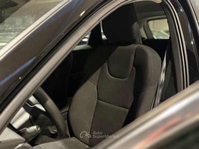 Volvo XC60 B4 (d) Geartronic Momentum Pro Nero usata Bologna
