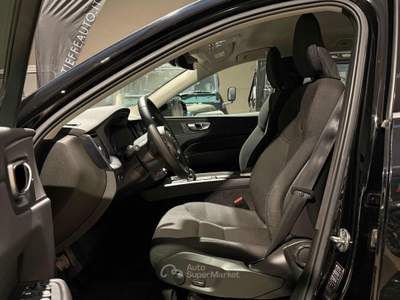 Volvo XC60 B4 (d) Geartronic Momentum Pro Nero usata Bologna