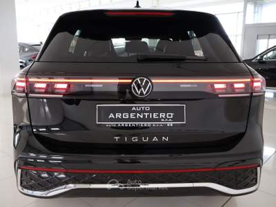 Volkswagen Tiguan 2.0 tdi R-Line Plus 150cv dsg Nero usata Ceglie Messapica