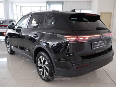 Volkswagen Tiguan 1.5 etsi Edition Plus 130cv dsg Nero usata Ceglie Messapica