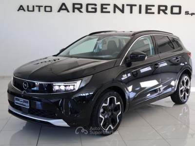 Opel Grandland 1.5 diesel Ecotec aut. Ultimate 130cv led navi Nero usata Ceglie Messapica