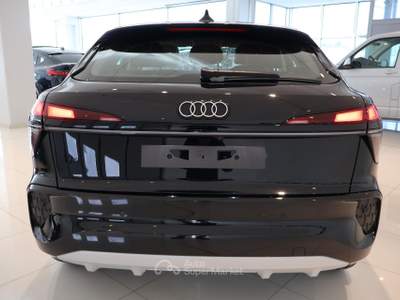 Audi Q3 2.0 tdi Business Advanced 150cv s-tronic Rosso usata Ceglie Messapica