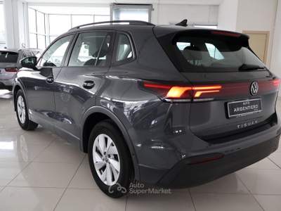 Volkswagen Tiguan 2.0 tdi Life 150cv dsg Rosso usata Ceglie Messapica
