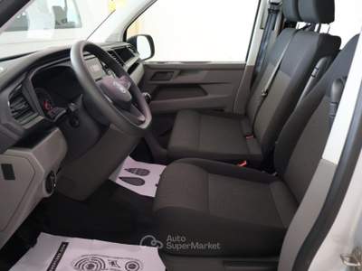 Volkswagen Transporter 2.0 TDI 110CV PC Business 9 posti doppio clima Argento usata Ceglie Messapica