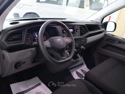 Volkswagen Transporter 2.0 TDI 110CV PC Business 9 posti doppio clima Argento usata Ceglie Messapica