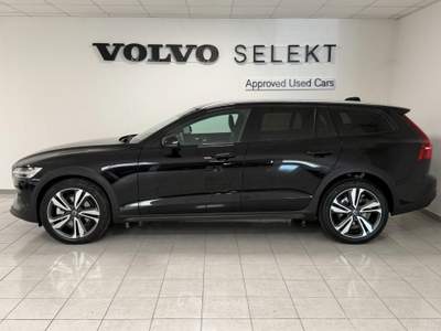Volvo V60 Cross Country B4 (d) AWD automatico Plus Nero usata Lurate Caccivio