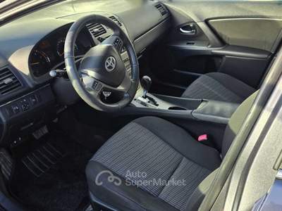 Toyota Avensis 2.2 d-cat Plus Auto. 150CV Grigio usata Foligno