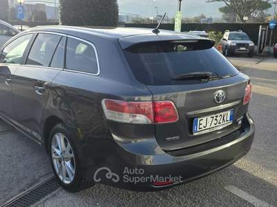 Toyota Avensis 2.2 d-cat Plus Auto. 150CV Grigio usata Foligno