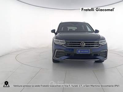 Volkswagen Tiguan allspace 2.0 tdi r-line 150cv 7p.ti dsg Blu/Azzurro usata Assago
