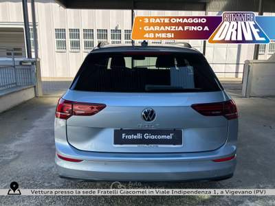 Volkswagen Golf variant 1.5 tsi life 115cv Argento usata Vigevano