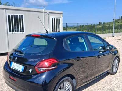 Peugeot 208 BlueHDi 75 5 porte Active usata Laterina