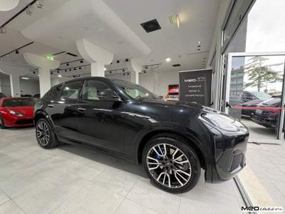 Maserati Grecale 2.0 MHEV Modena Nero usata Rimini