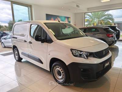 Peugeot Partner BlueHDi 120  Active Bianco usata San Michele Salentino