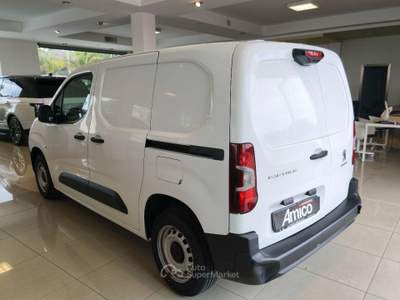 Peugeot Partner BlueHDi 120  Active Bianco usata San Michele Salentino