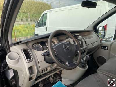 Opel Vivaro  Nero usata Latina