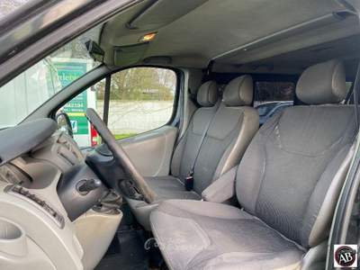 Opel Vivaro  Nero usata Latina