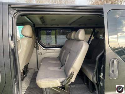 Opel Vivaro  Nero usata Latina