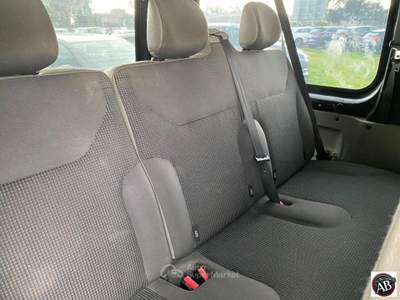 Opel Vivaro  Nero usata Latina