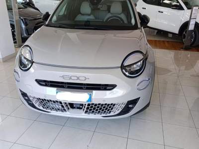 Fiat 600 Hybrid DCT MHEV La Prima usata Pagani