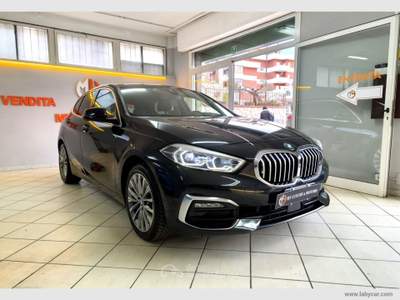 BMW Serie 1 118d 118d AUT. 5P LUXURY Nero usata Fonte Nuova